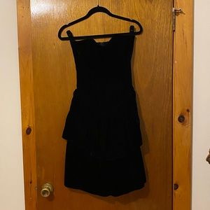 ❤️ 1980s VINTAGE ❤️ black velvet peplum mini